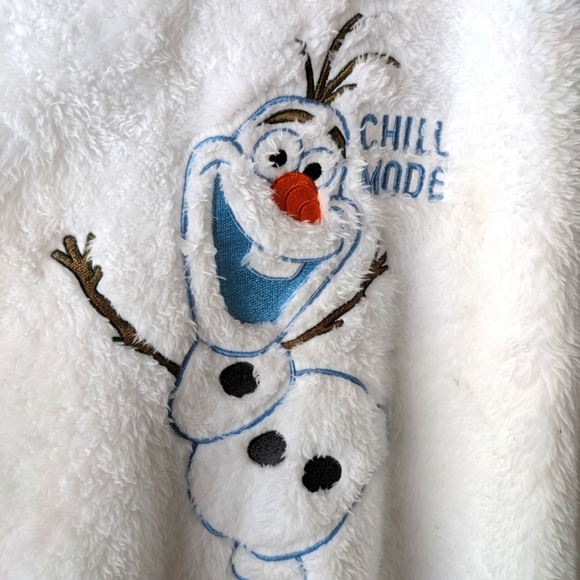 Disney Frozen P Jammy Women's White Fuzzy Top NWT - Picture 5 of 11